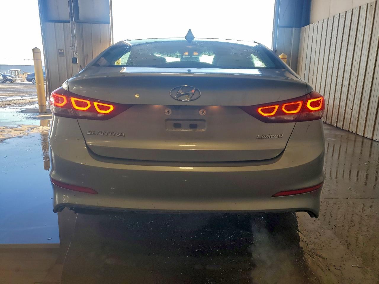 2017 HYUNDAI ELANTRA SE photo 6