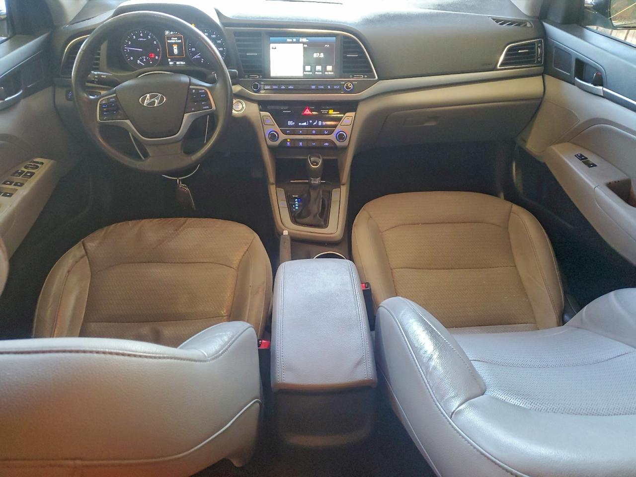 2017 HYUNDAI ELANTRA SE photo 8