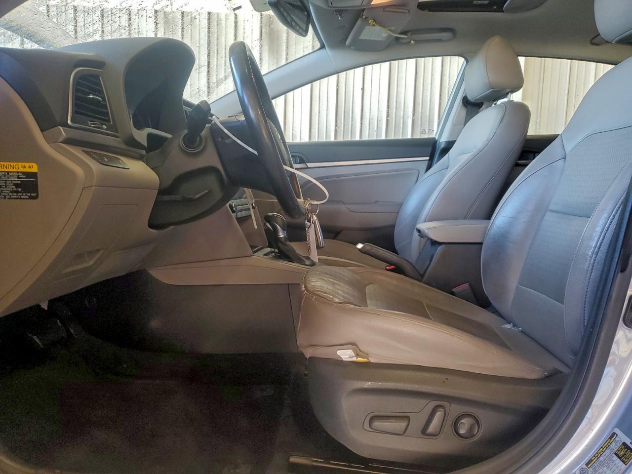 2017 HYUNDAI ELANTRA SE photo 7