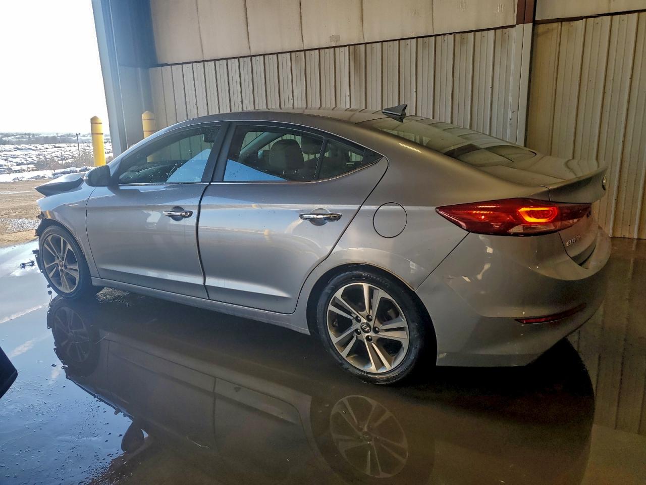2017 HYUNDAI ELANTRA SE photo 2