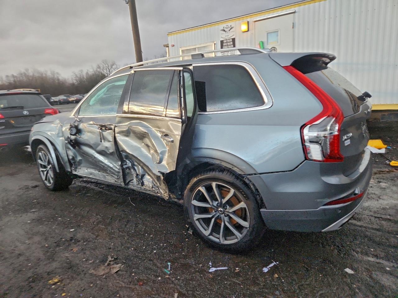 2018 VOLVO XC90 T6 photo 2
