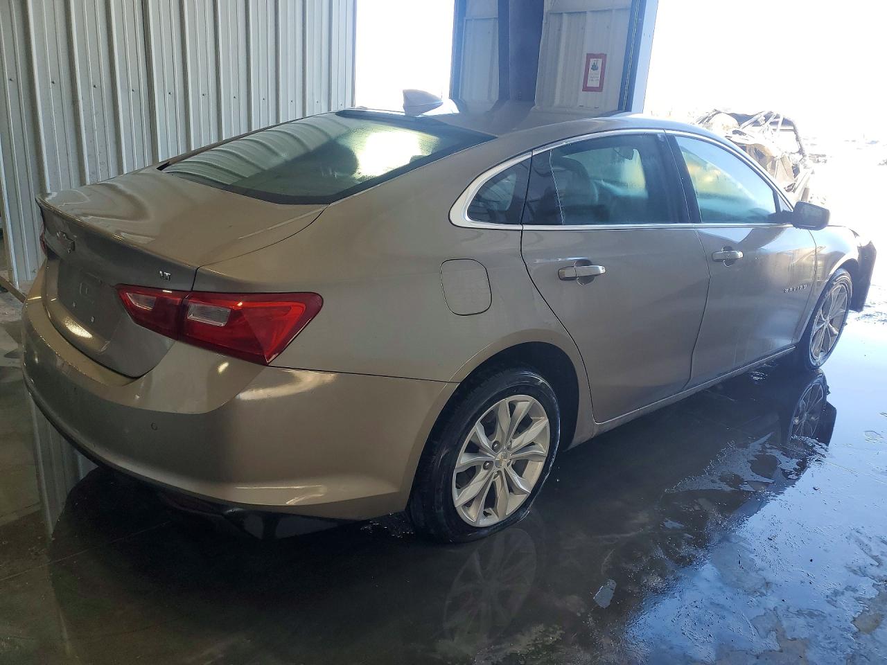 2023 CHEVROLET MALIBU LT photo 3