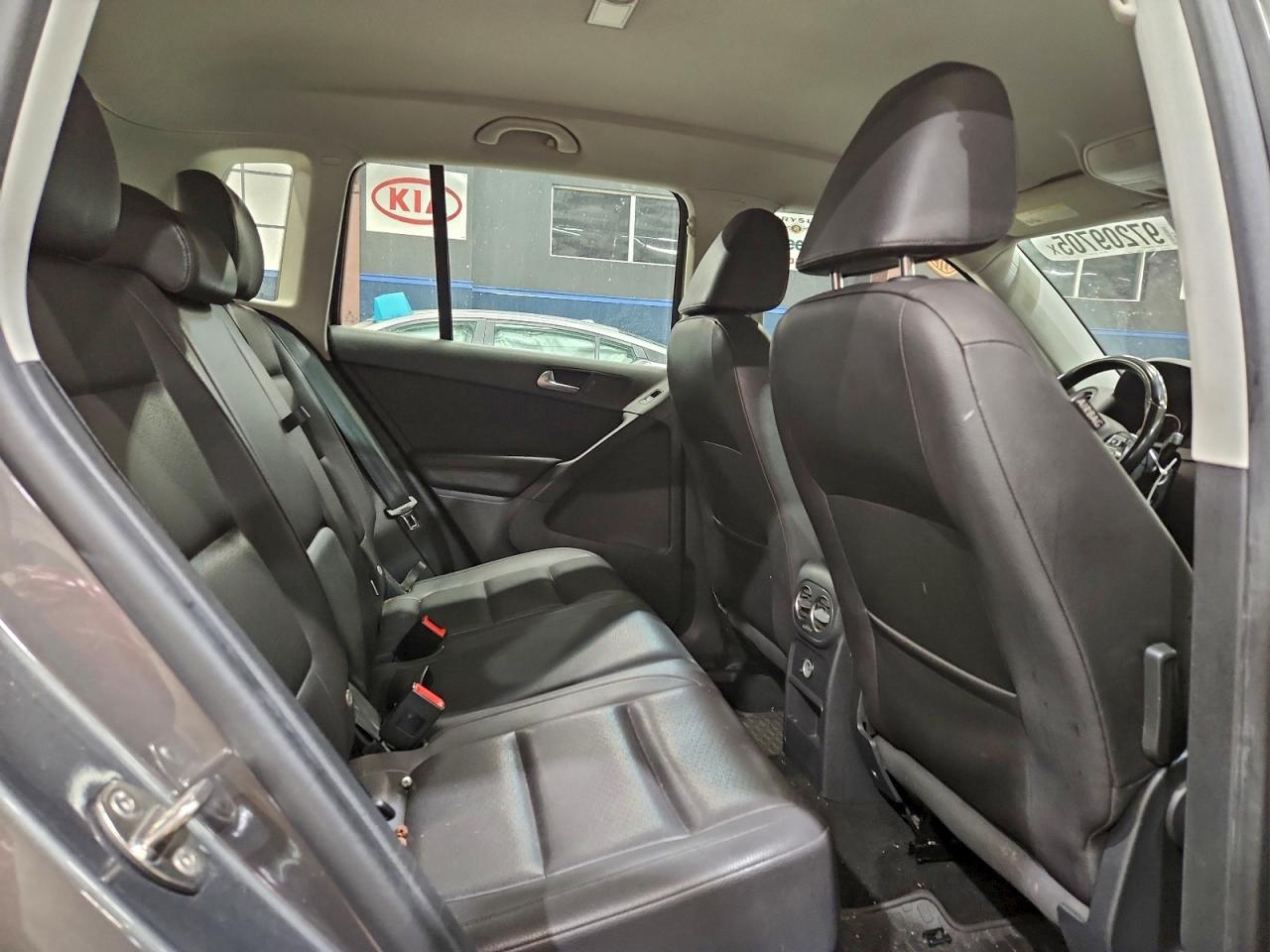 2016 VOLKSWAGEN TIGUAN S photo 11