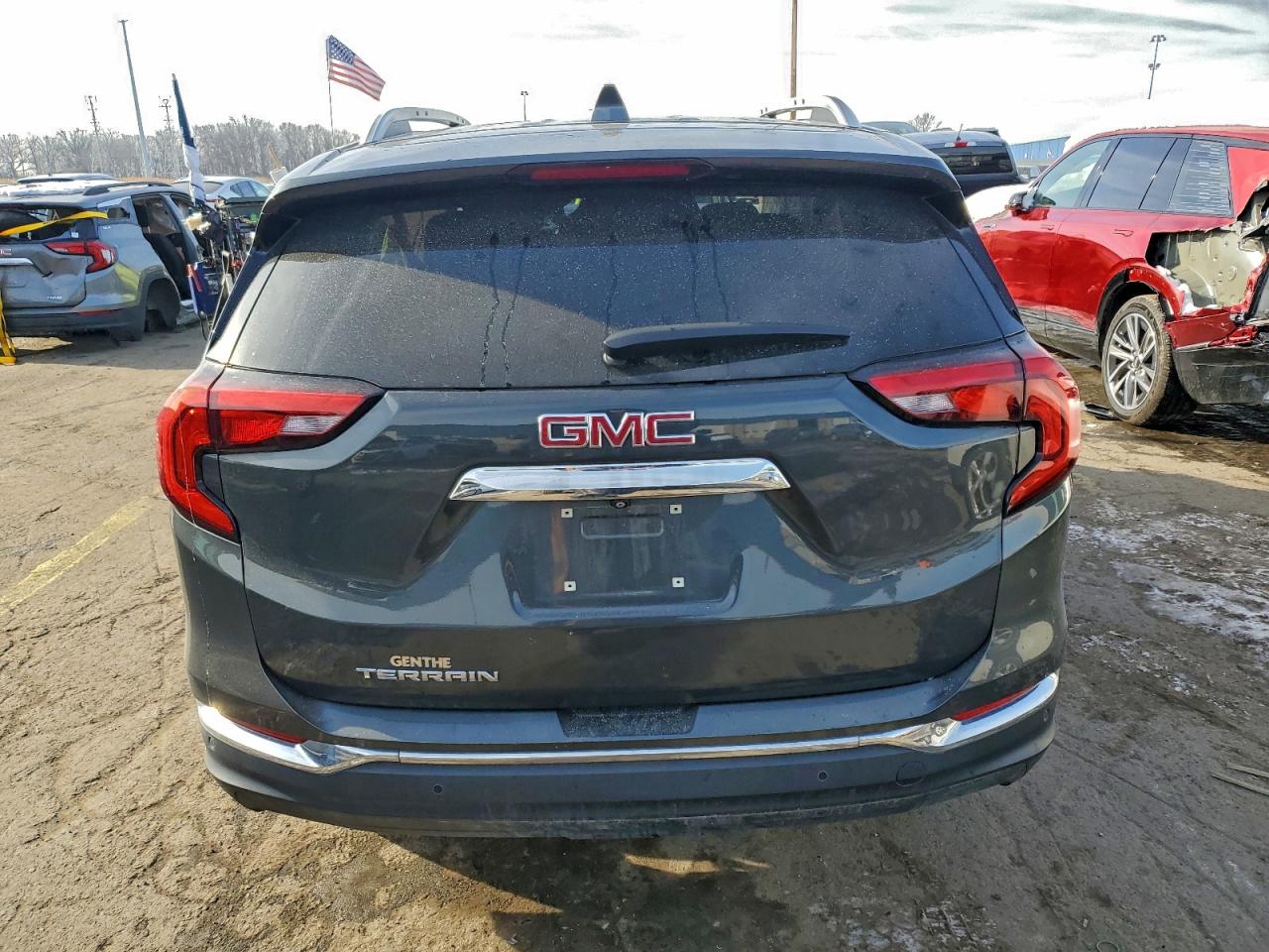 2019 GMC TERRAIN SLT photo 6
