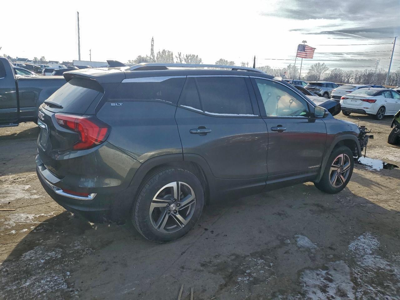 2019 GMC TERRAIN SLT photo 3