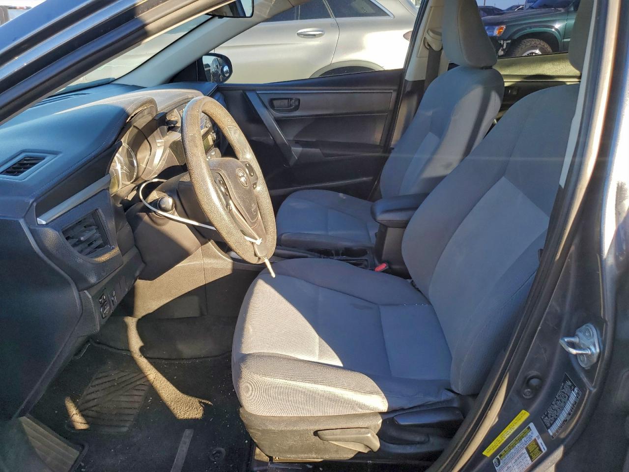 2014 TOYOTA COROLLA L photo 7