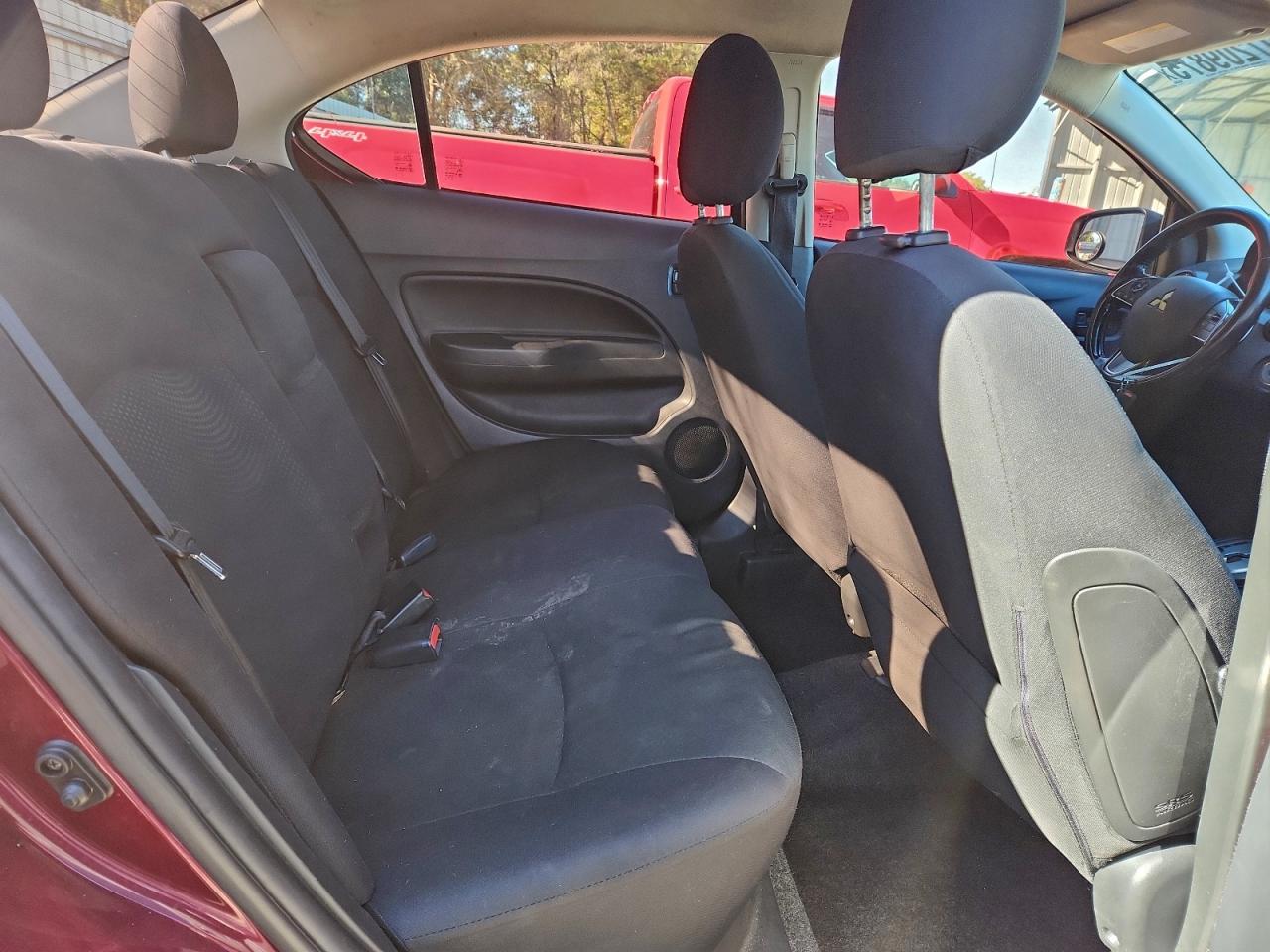 2017 MITSUBISHI MIRAGE G4 ES photo 10