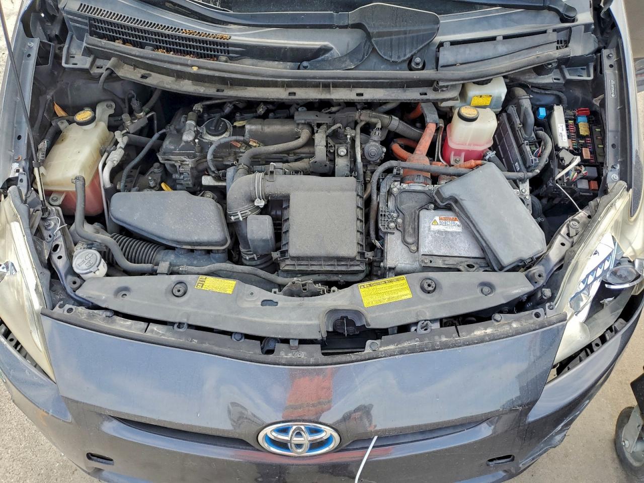 2010 TOYOTA PRIUS photo 11