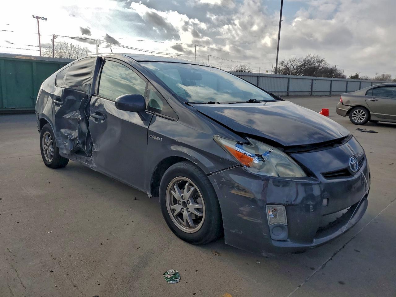 2010 TOYOTA PRIUS photo 4