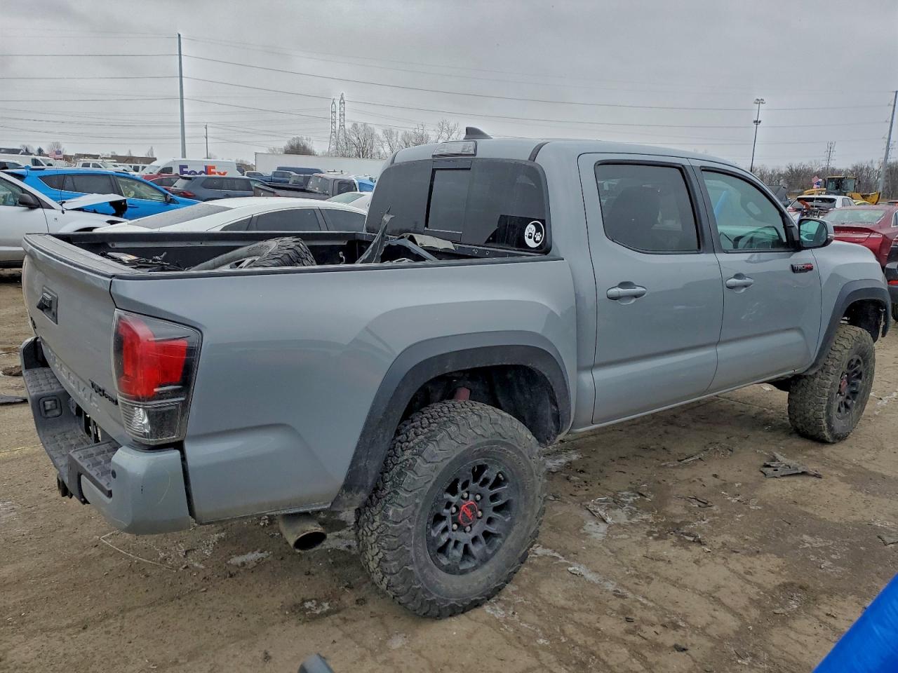 2017 TOYOTA TACOMA DOUBLE CAB photo 3
