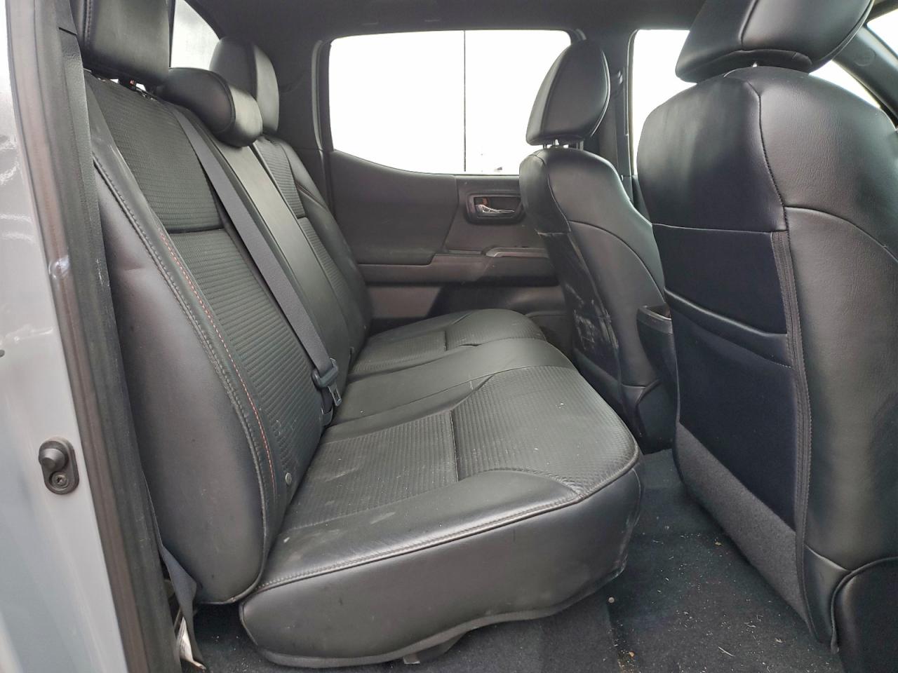 2017 TOYOTA TACOMA DOUBLE CAB photo 10