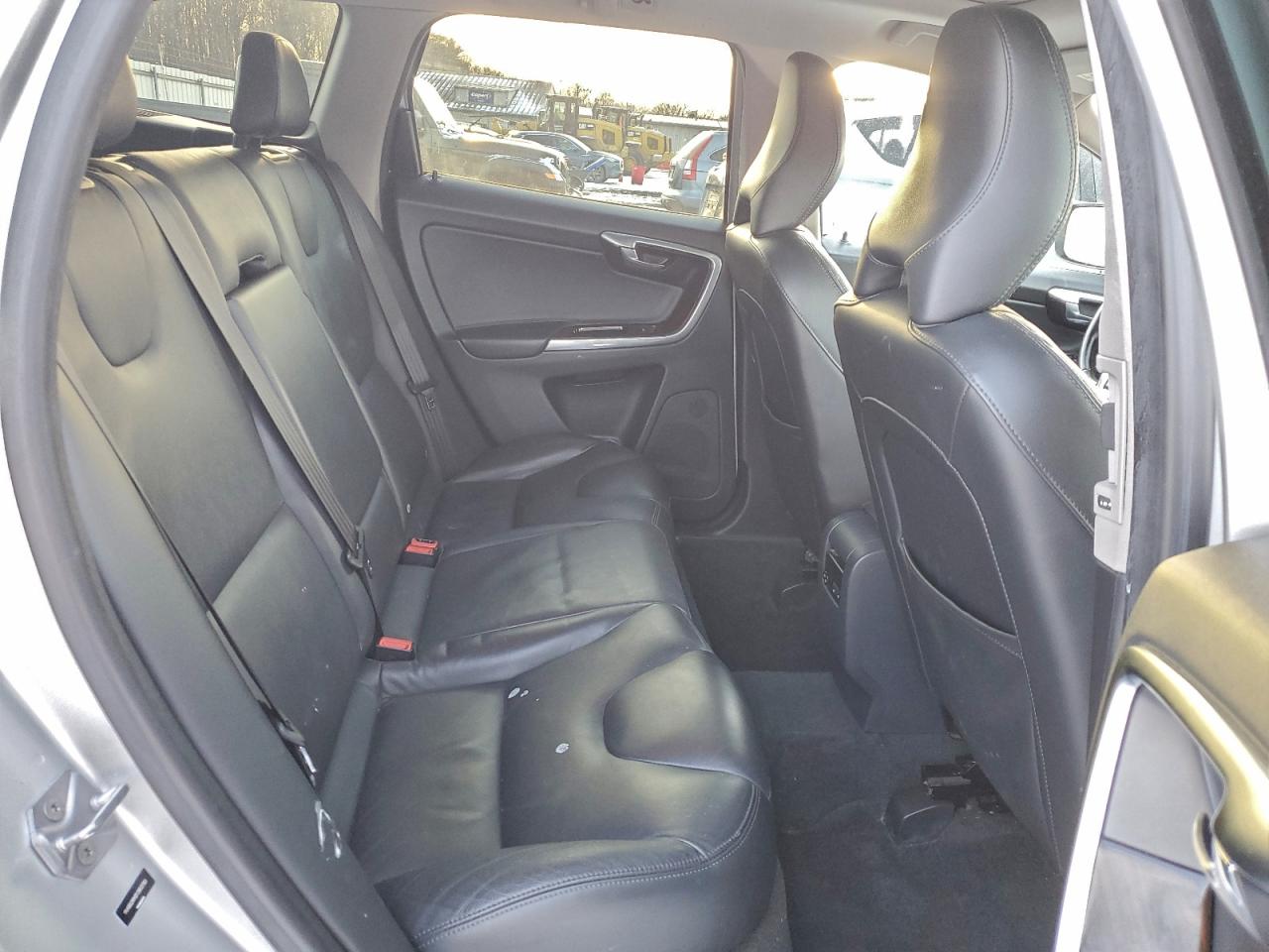 2015 VOLVO XC60 T6 PLATINUM photo 11