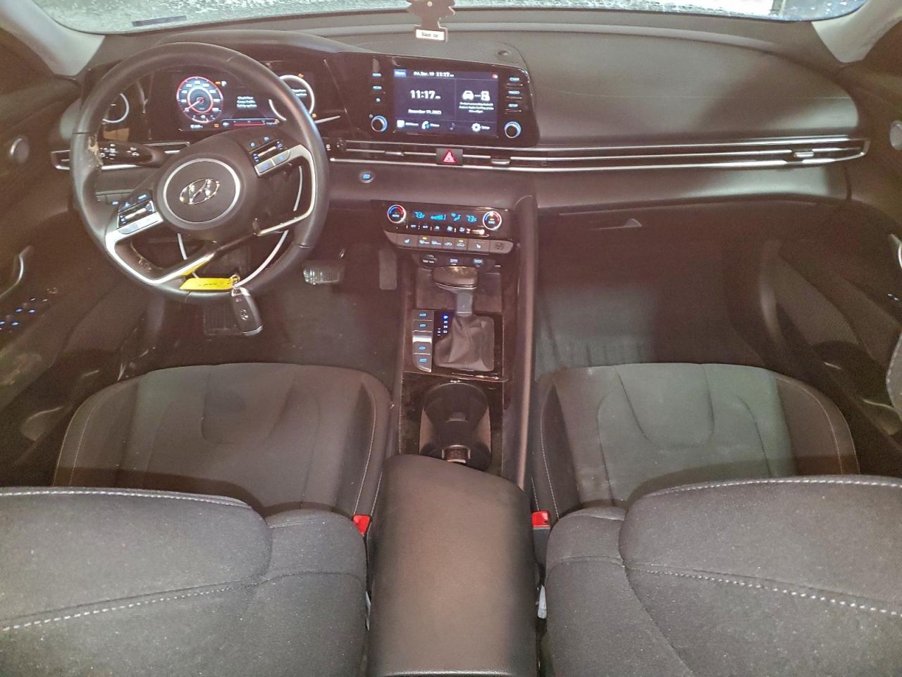 2022 HYUNDAI ELANTRA SEL photo 8