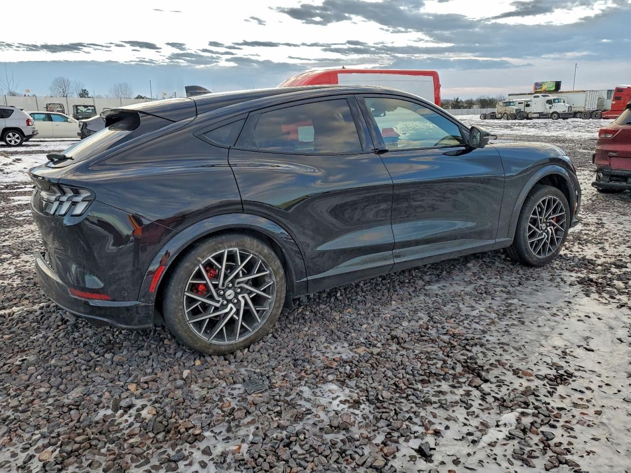 2022 FORD MUSTANG MACH-E GT photo 3