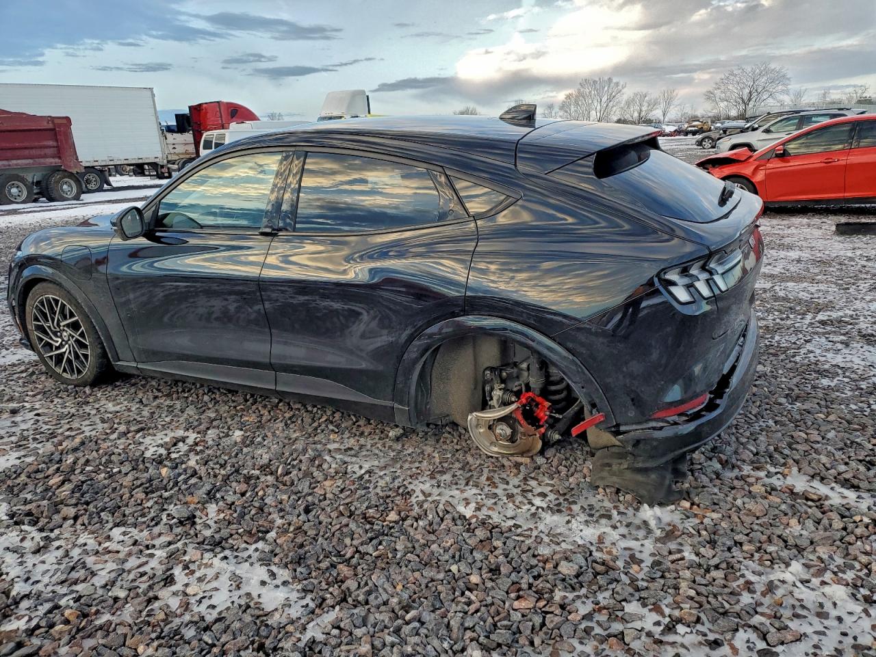 2022 FORD MUSTANG MACH-E GT photo 2