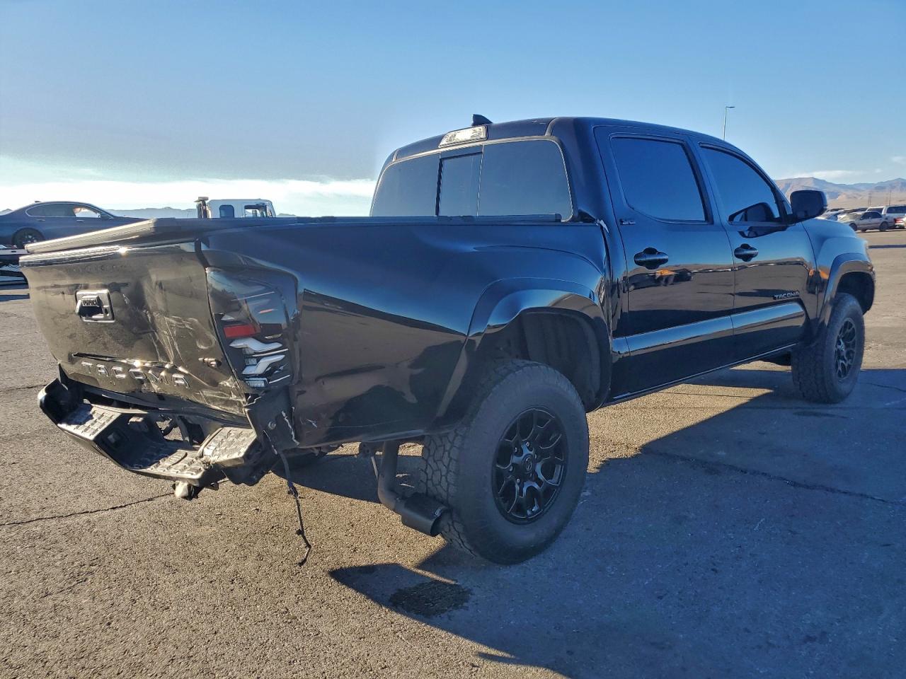 2019 TOYOTA TACOMA DOUBLE CAB photo 3