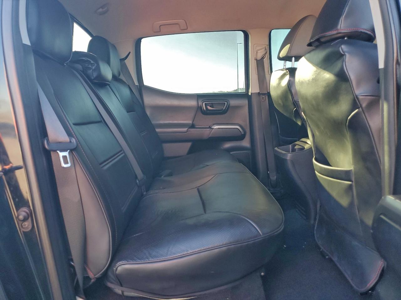 2019 TOYOTA TACOMA DOUBLE CAB photo 10