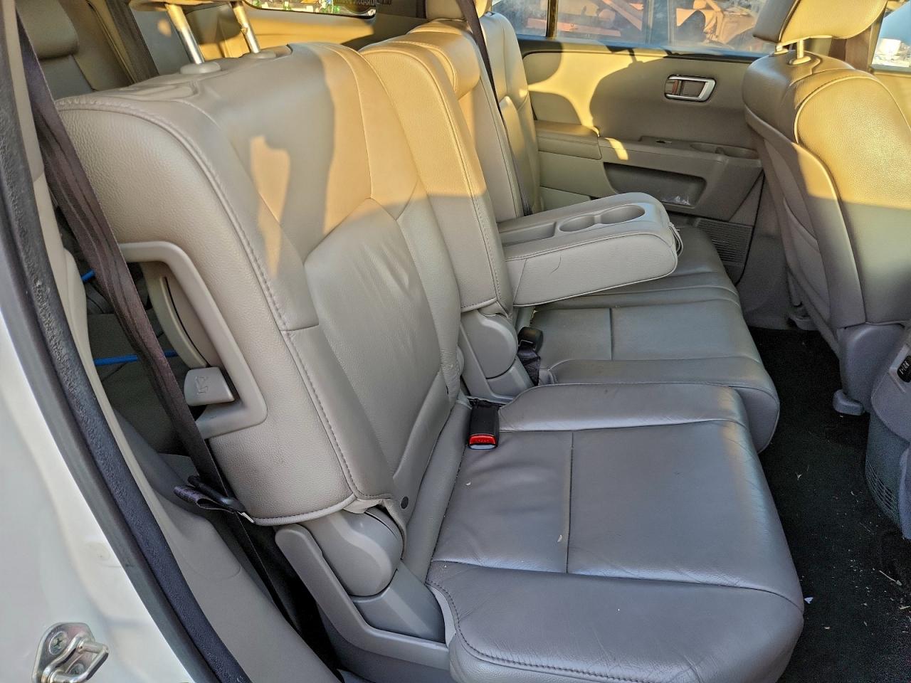 2012 HONDA PILOT EXL photo 10