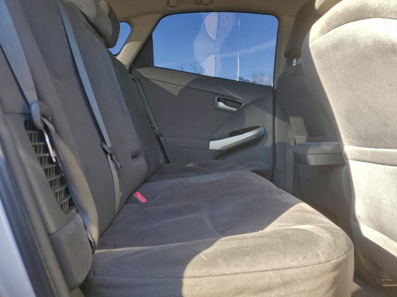 2011 TOYOTA PRIUS photo 10