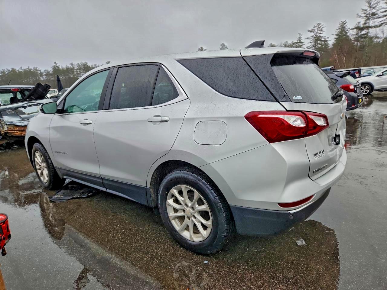 2021 CHEVROLET EQUINOX LT photo 2