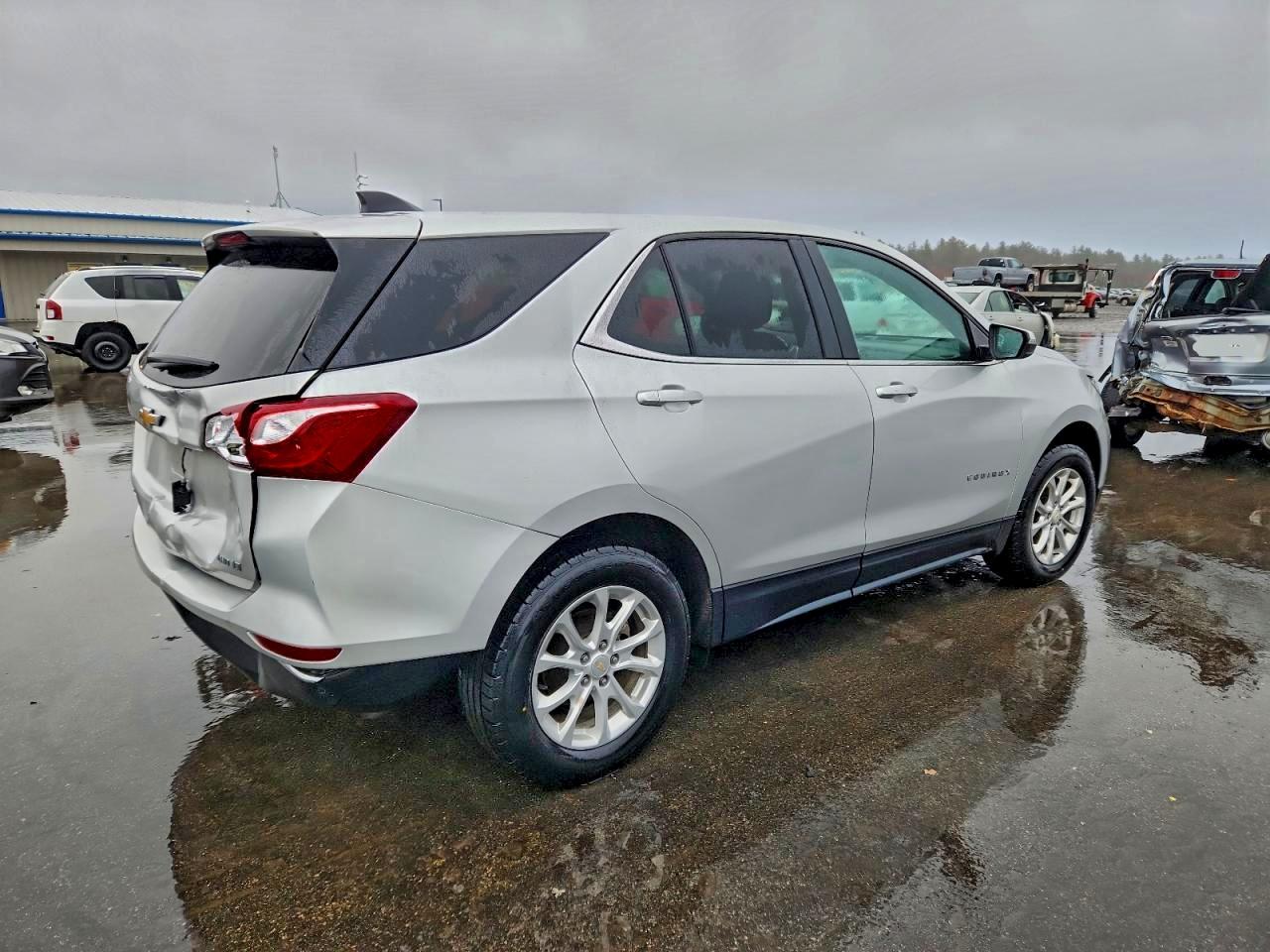 2021 CHEVROLET EQUINOX LT photo 3