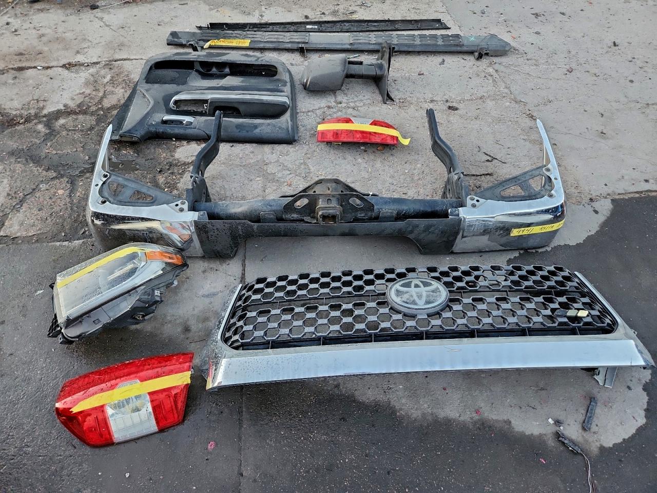 2018 TOYOTA TUNDRA CREWMAX SR5 photo 12