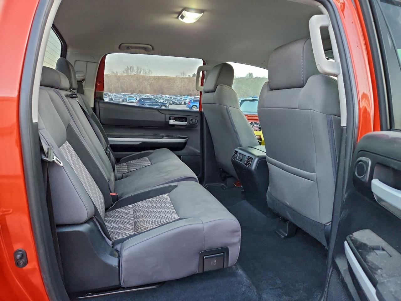 2018 TOYOTA TUNDRA CREWMAX SR5 photo 10