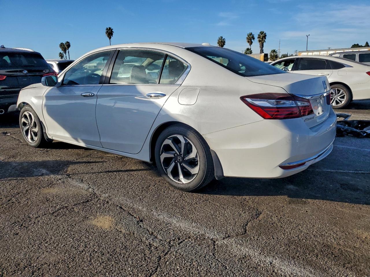 2016 HONDA ACCORD EX photo 2