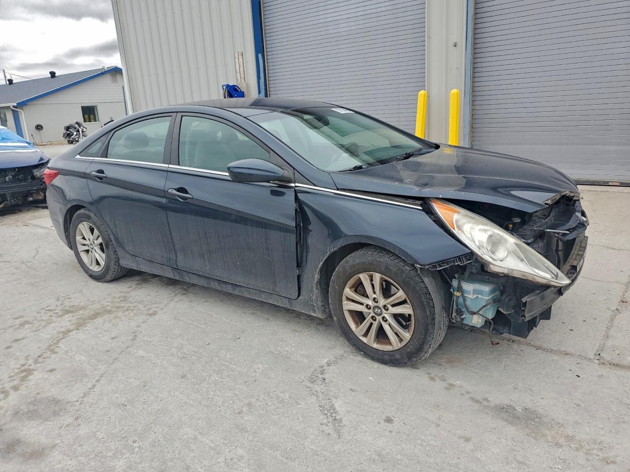 2013 HYUNDAI SONATA GLS photo 4