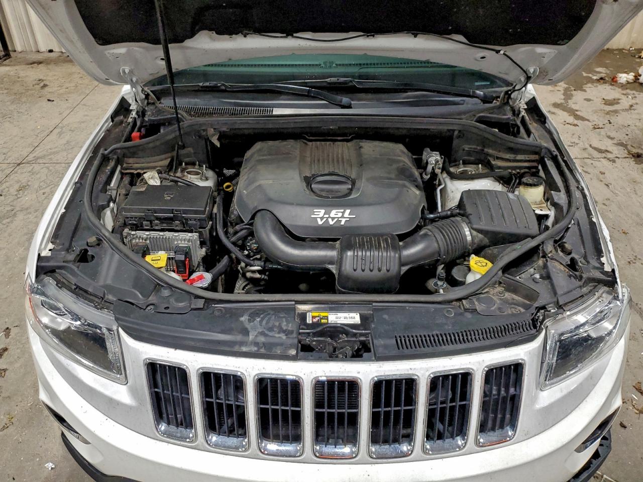 2014 JEEP GRAND CHEROKEE LAREDO photo 12