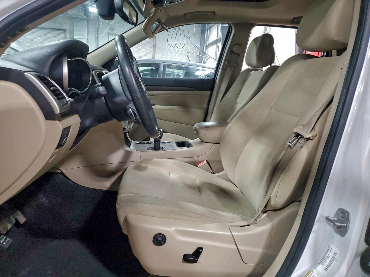 2014 JEEP GRAND CHEROKEE LAREDO photo 7