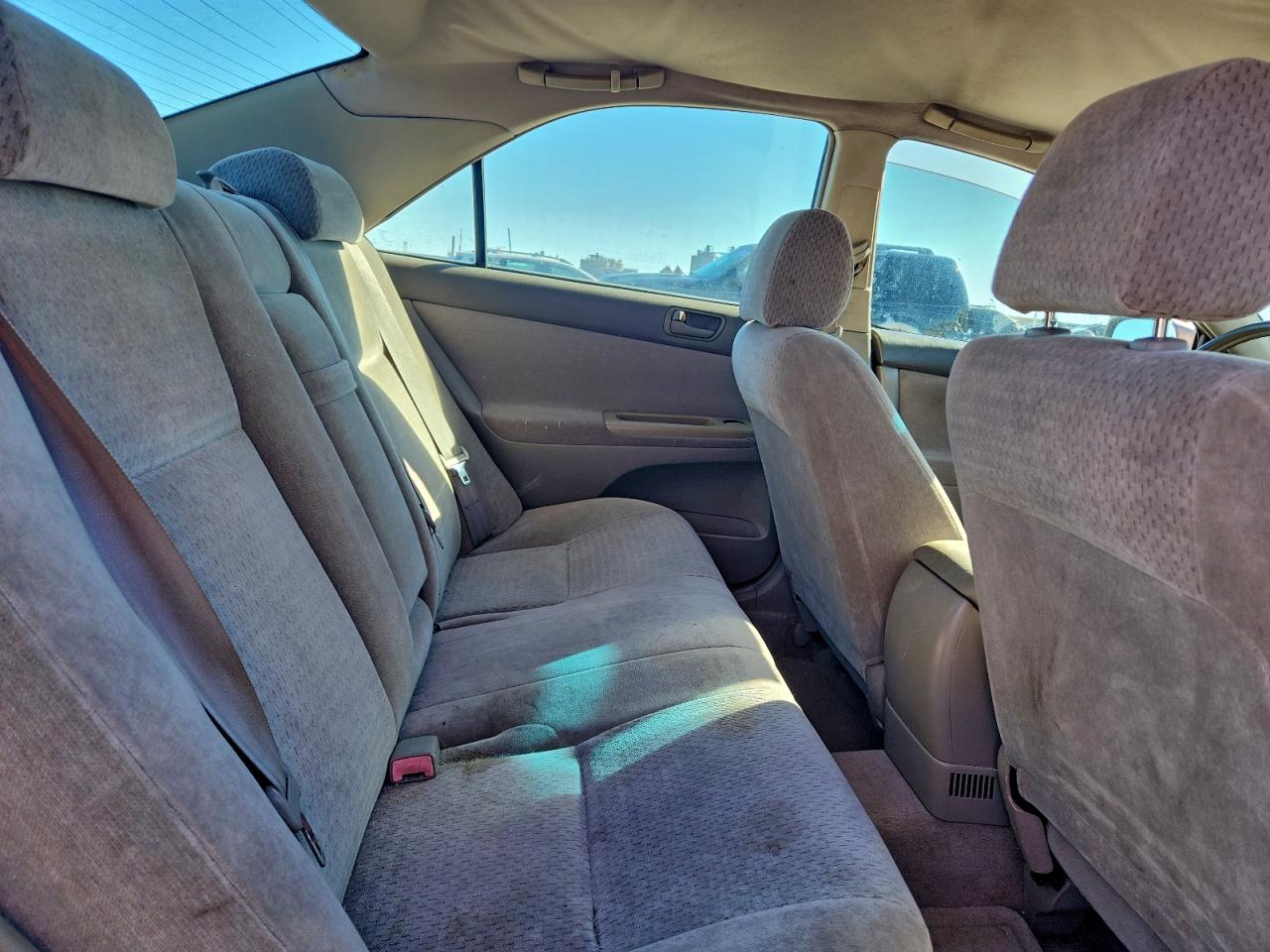 2002 TOYOTA CAMRY LE photo 10