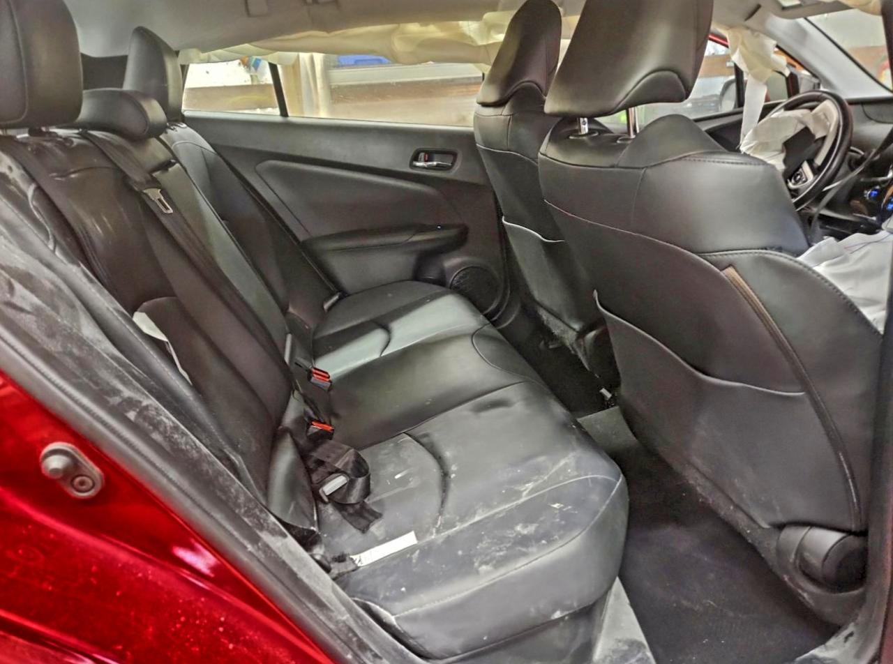 2018 TOYOTA PRIUS photo 10