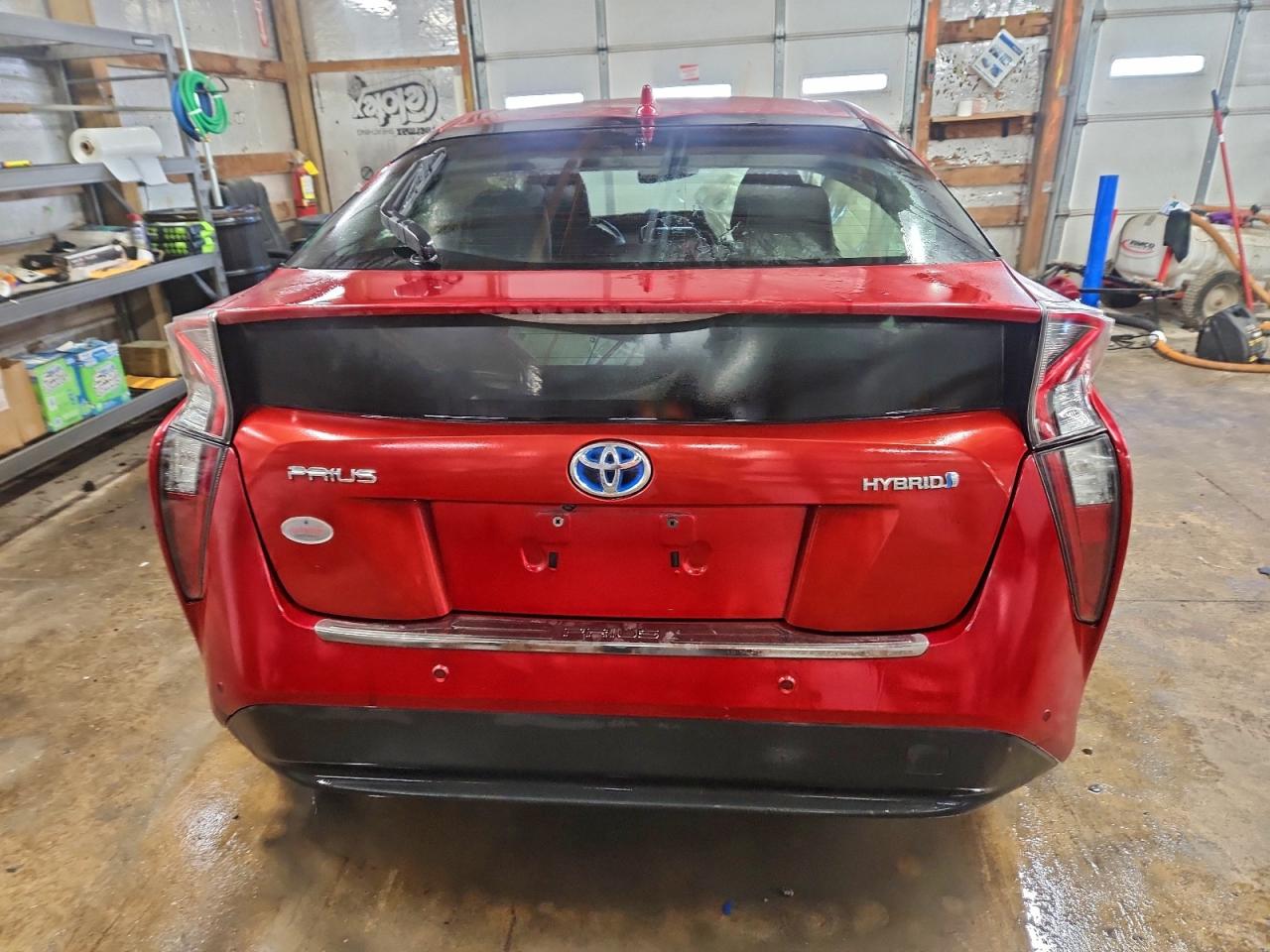 2018 TOYOTA PRIUS photo 6