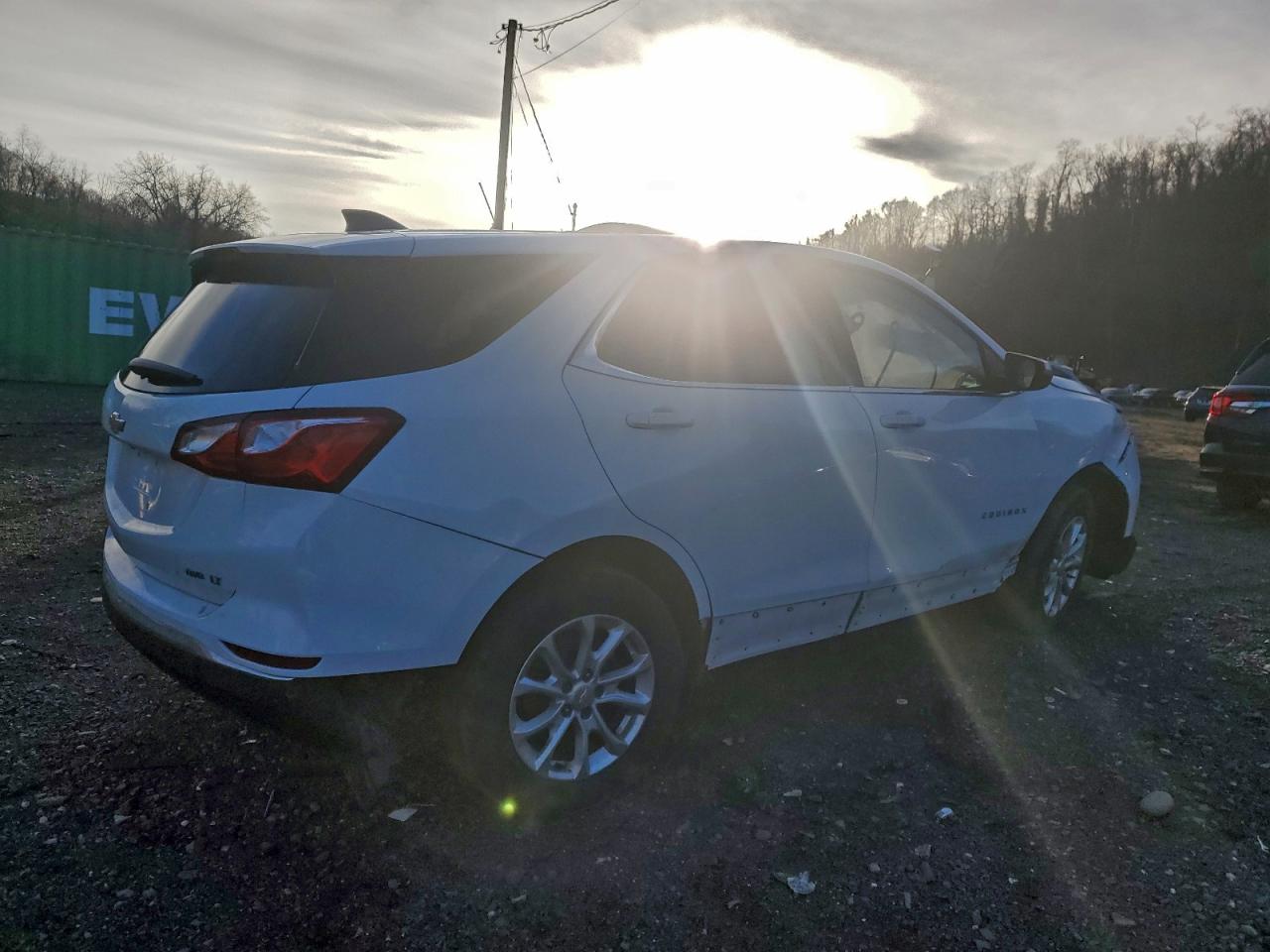 2019 CHEVROLET EQUINOX LT photo 3