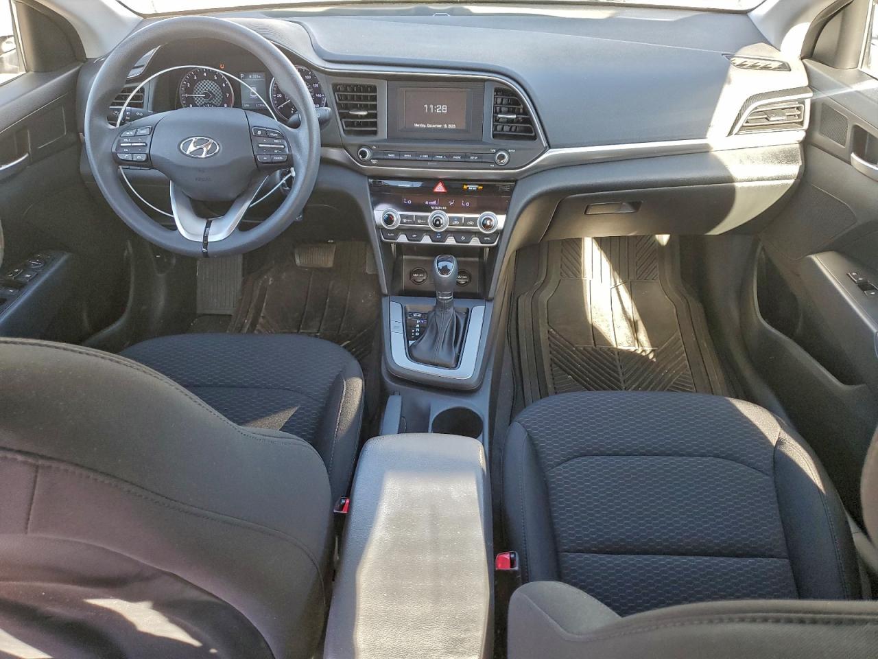 2020 HYUNDAI ELANTRA SE photo 8
