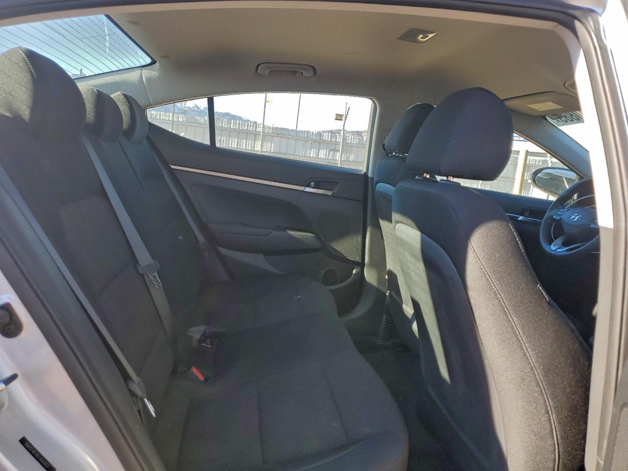 2020 HYUNDAI ELANTRA SE photo 10