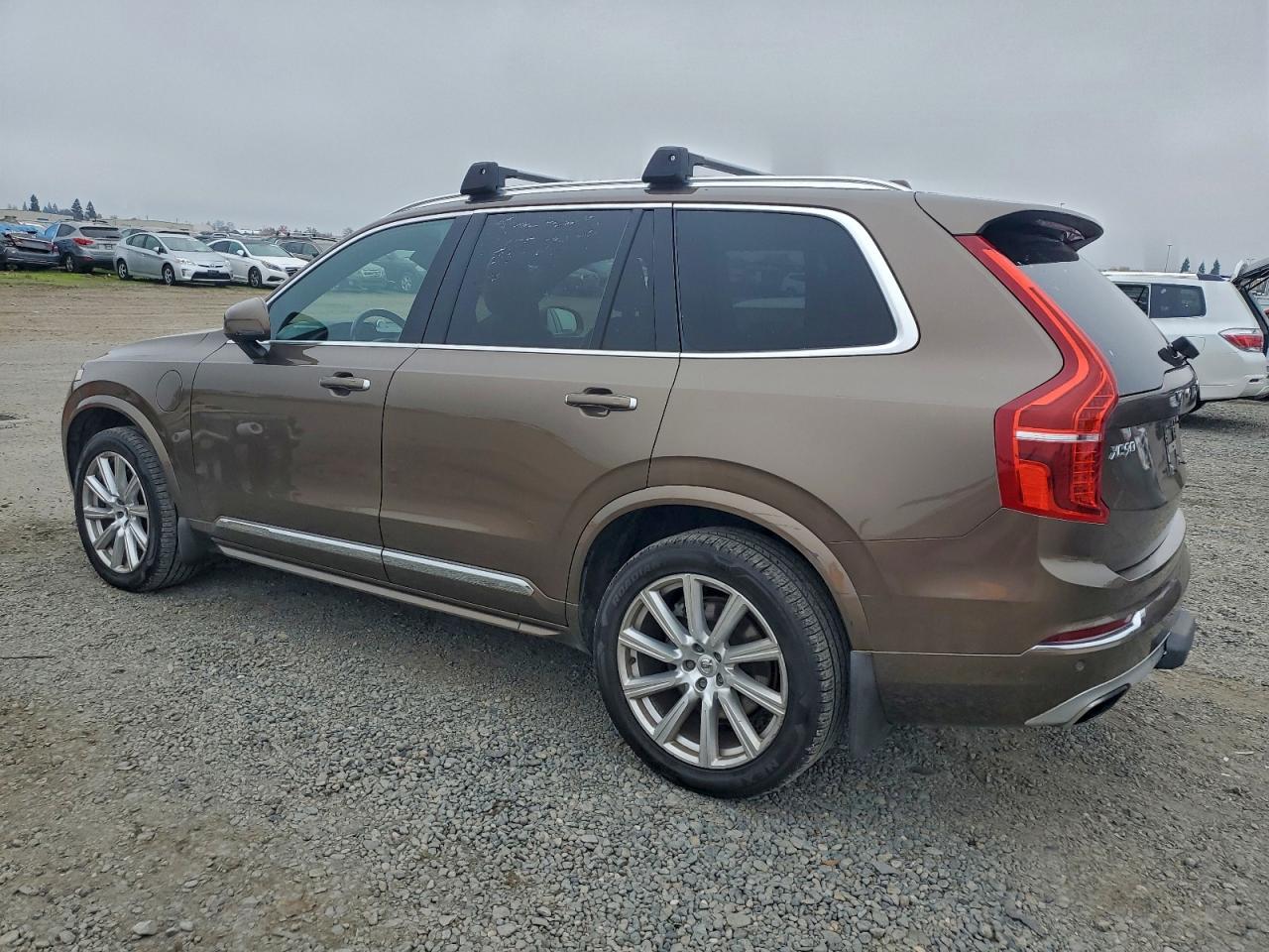 2016 VOLVO XC90 T8 photo 2