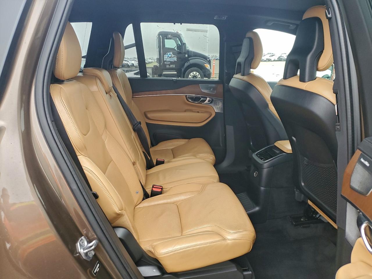 2016 VOLVO XC90 T8 photo 11