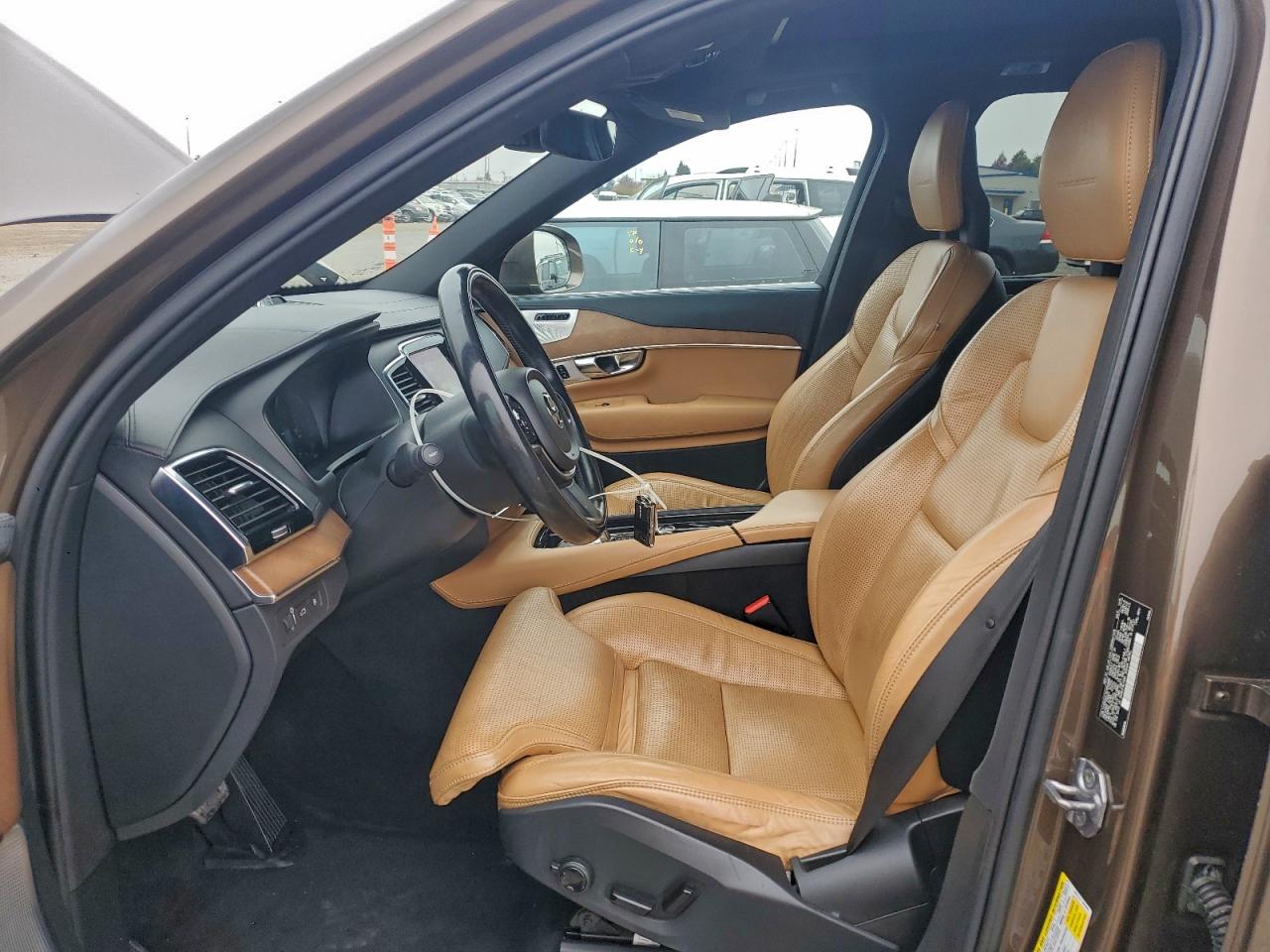 2016 VOLVO XC90 T8 photo 7