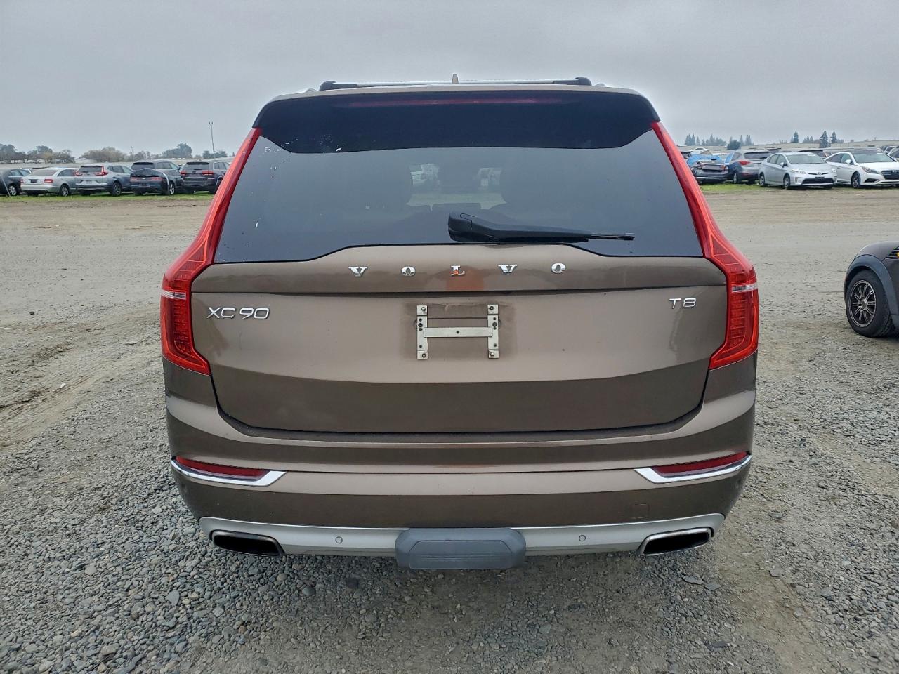 2016 VOLVO XC90 T8 photo 6