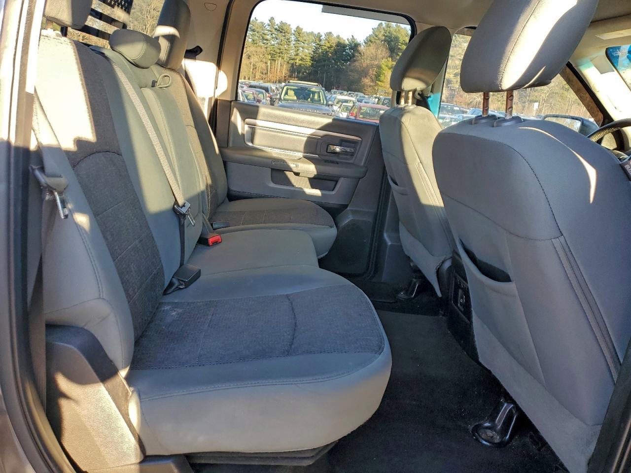 2015 RAM 1500 SLT photo 10