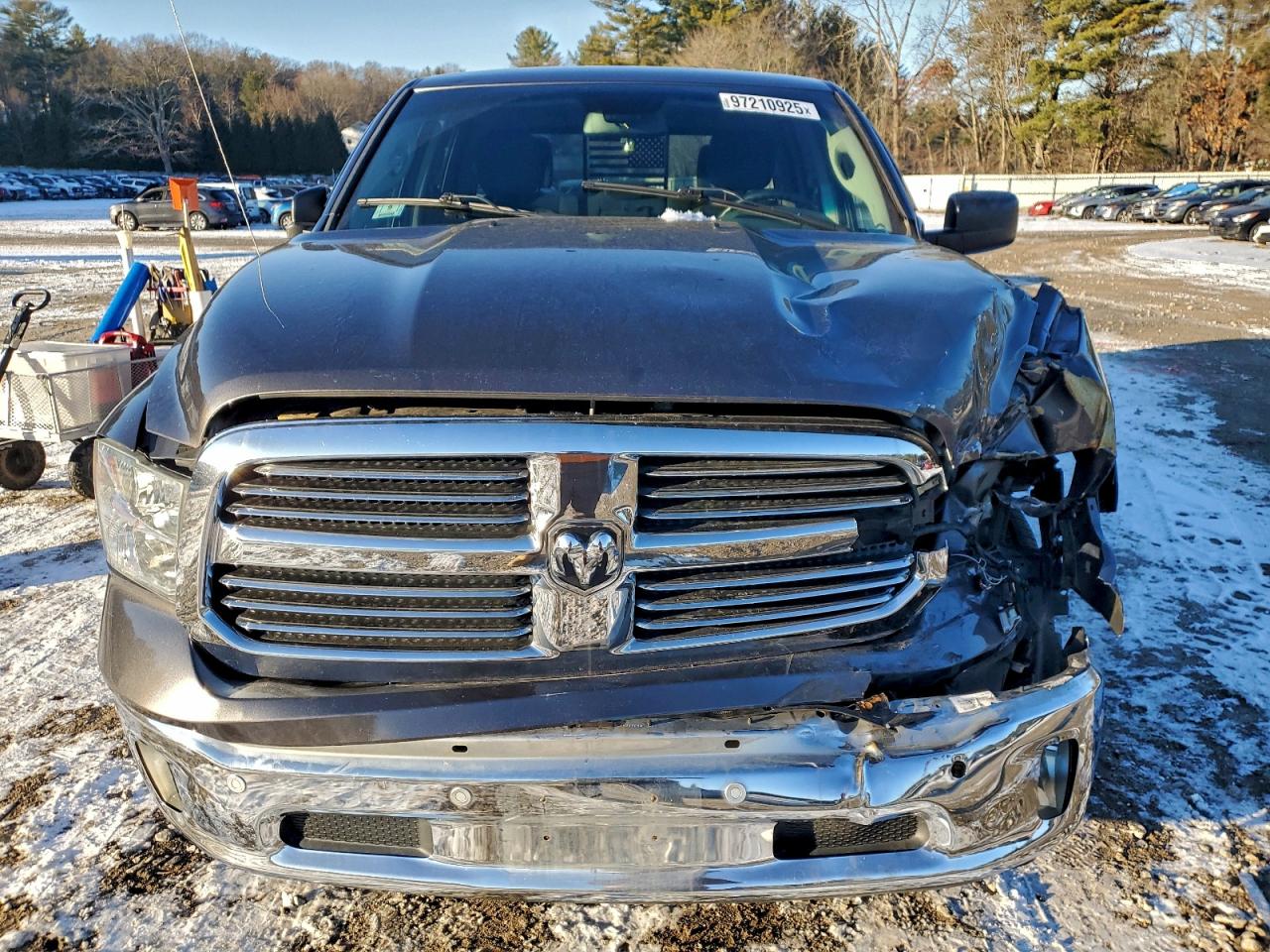 2015 RAM 1500 SLT photo 5