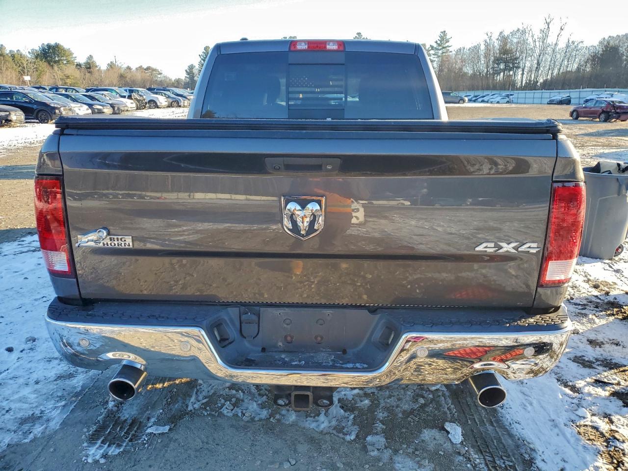 2015 RAM 1500 SLT photo 6