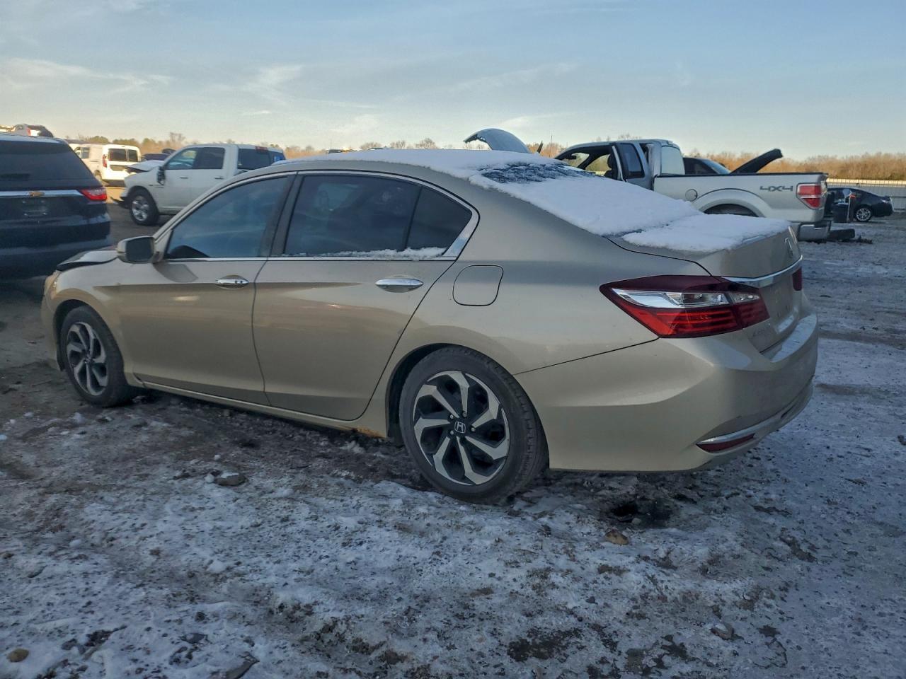 2017 HONDA ACCORD EX photo 2