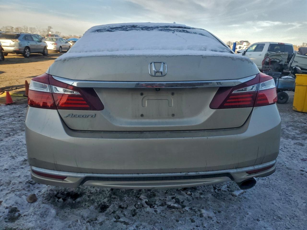 2017 HONDA ACCORD EX photo 6