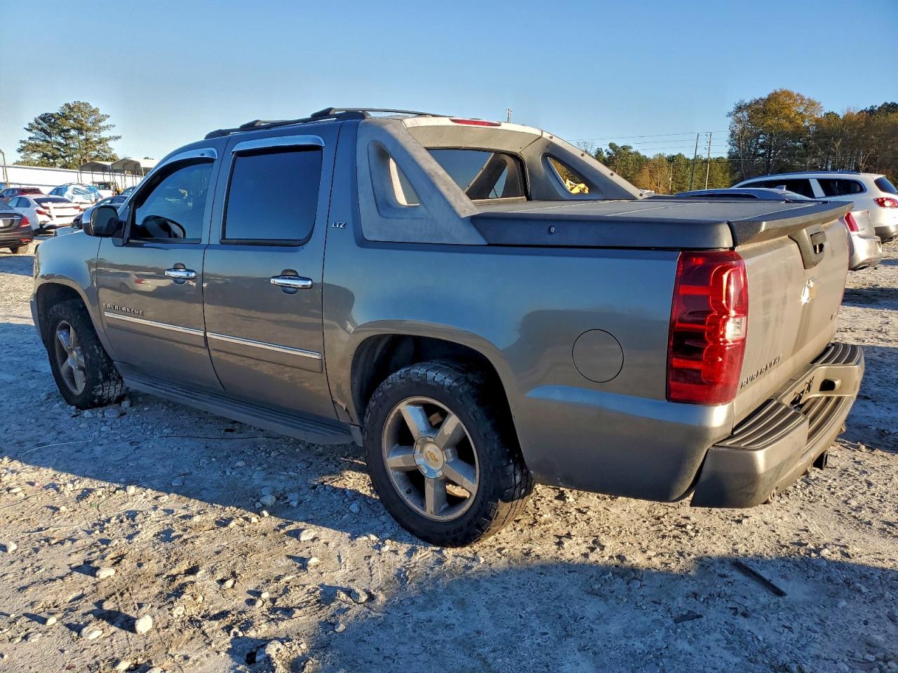 2009 CHEVROLET AVALANCHE K1500 LTZ photo 2