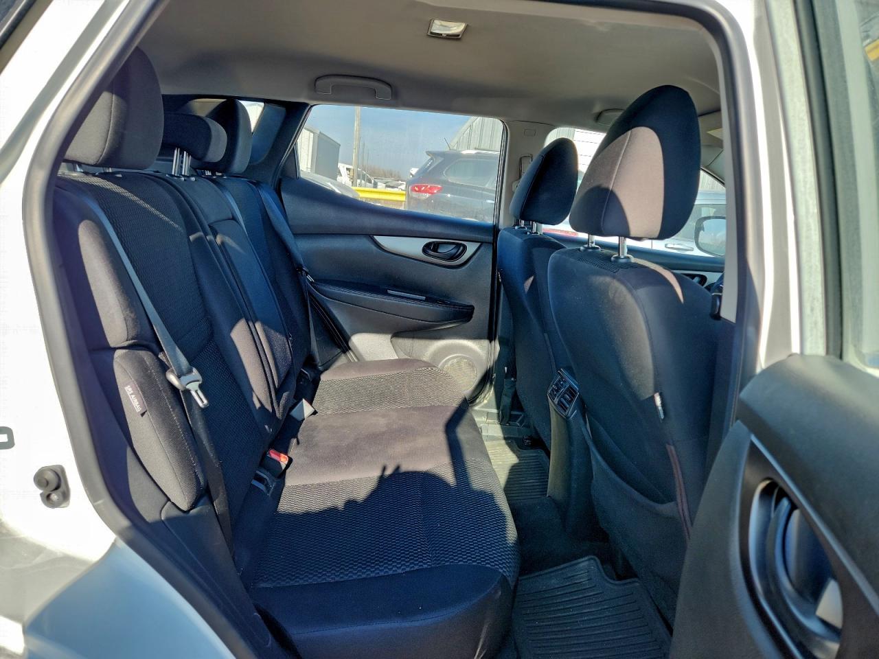 2020 NISSAN ROGUE SPORT S photo 10