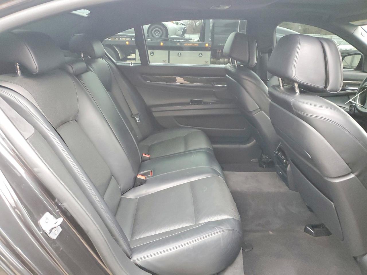 2013 BMW 750 LI photo 28