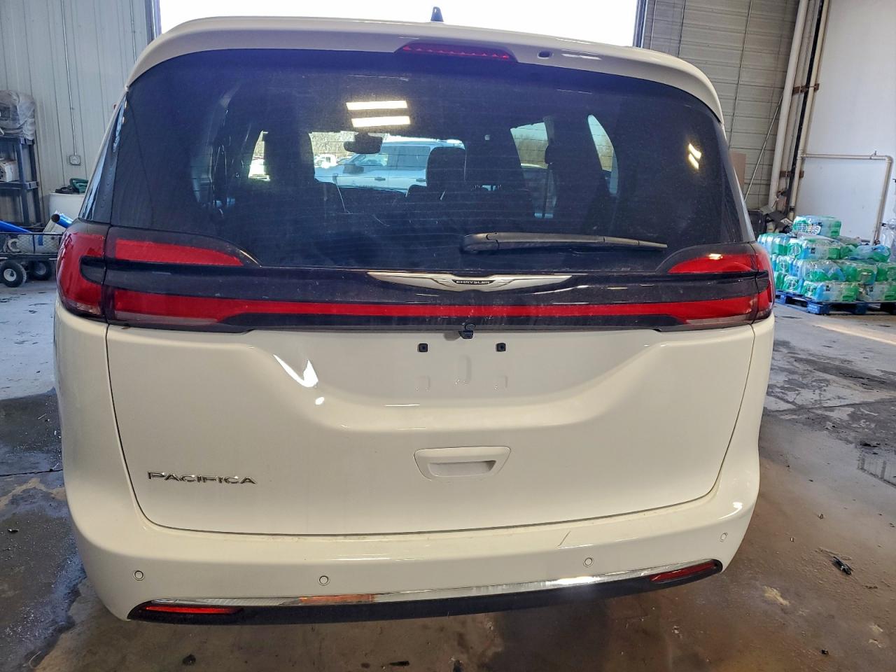 2026 CHRYSLER PACIFICA SELECT photo 6